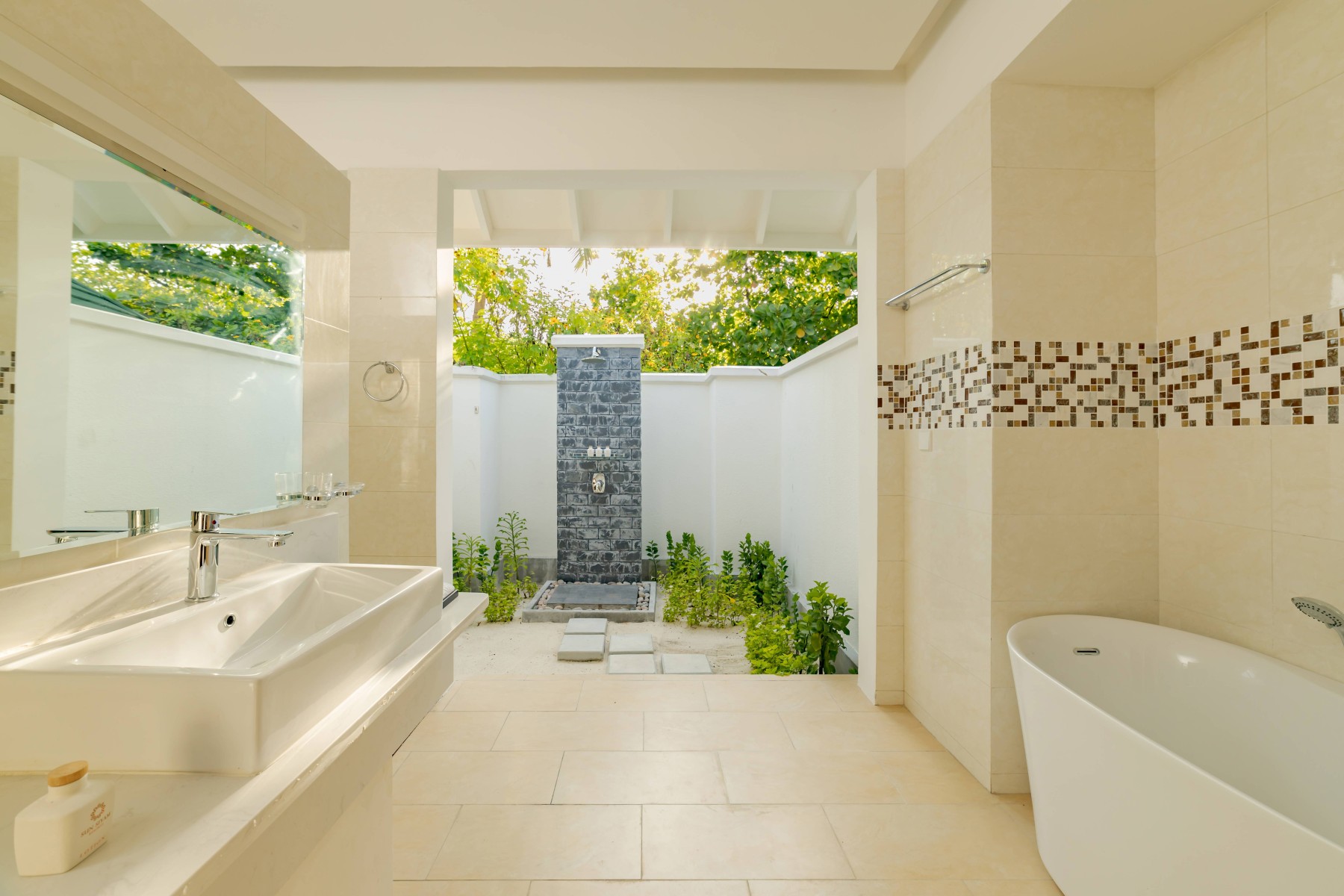 Sunset Beach Villa avec Piscine